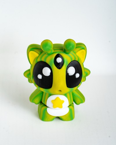 Cute eyes cat alien - -,